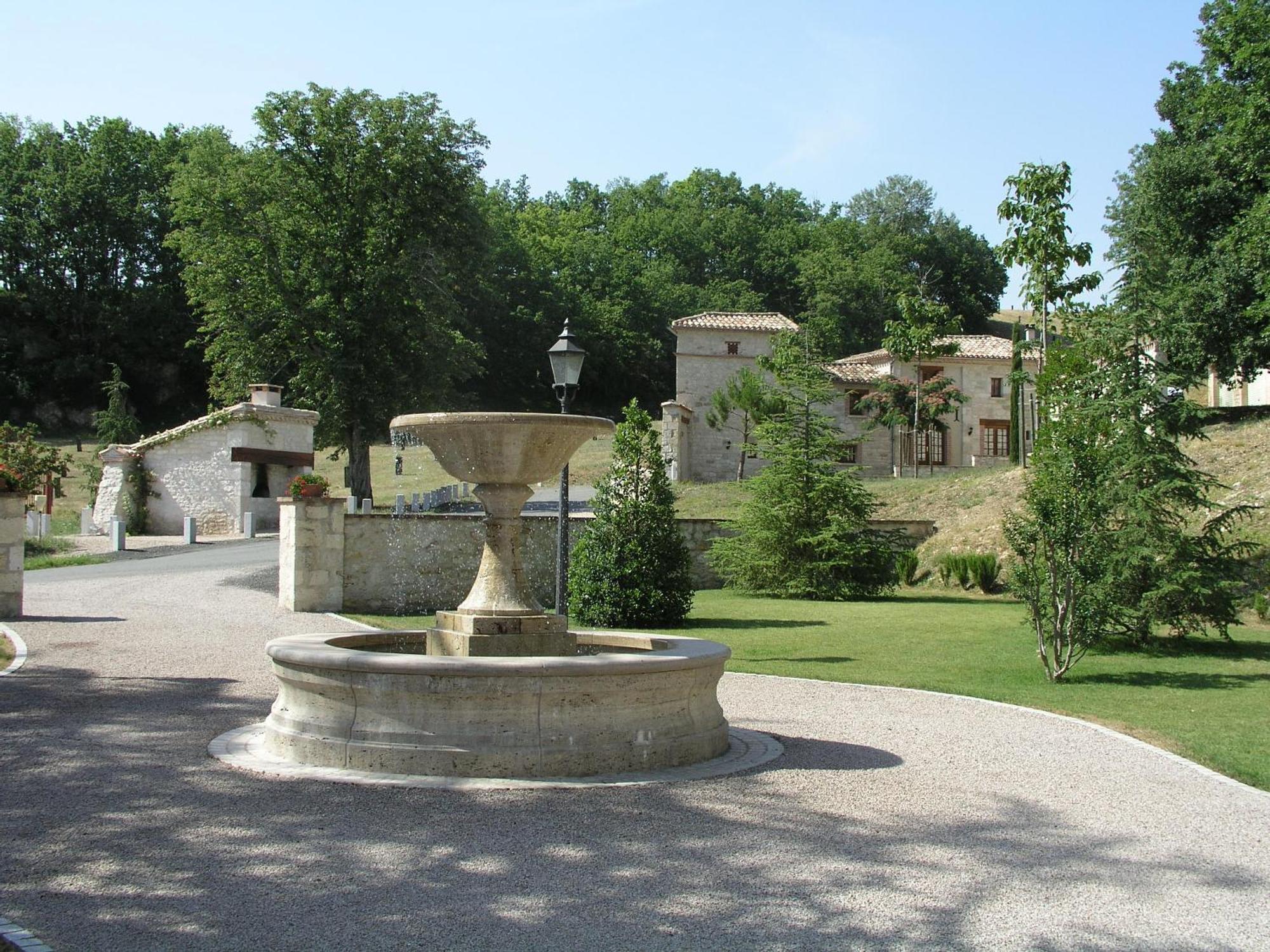 Chateau Lecusse - La Grande Roche - Hotel, Spa, Boutique & Restaurant Broze Zewnętrze zdjęcie